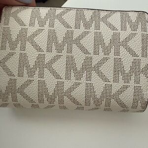 Cream Patterned Wallet